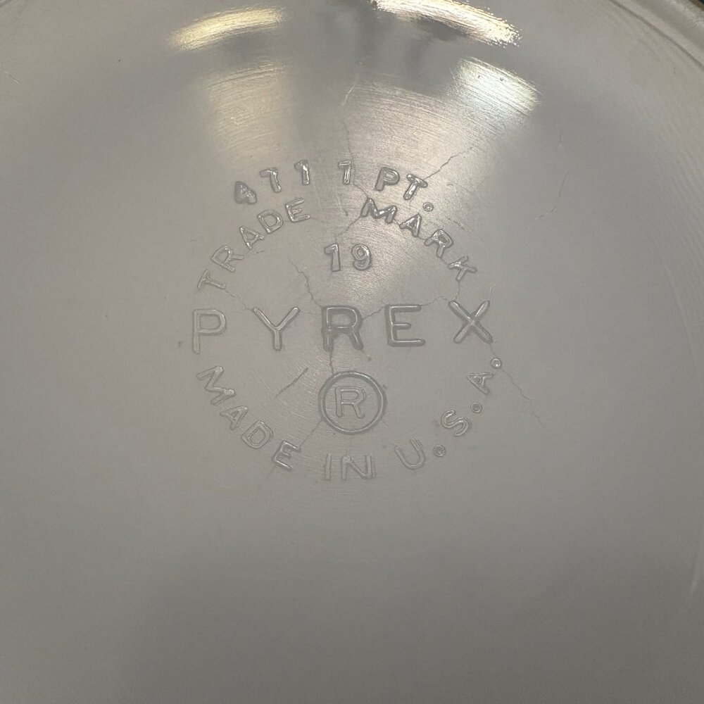 Vintage Pyrex Sandalwood Tan White Ivy Leaf Dish (#471 1 Pint) - Picture 3 of 6